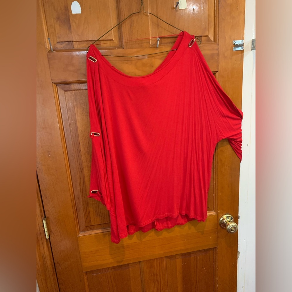 Women’s all red blouse. Size 1X.